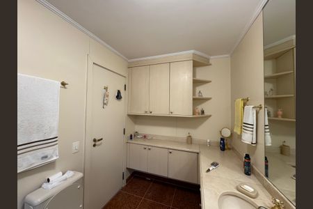 Apartamento para alugar com 230m², 4 quartos e 3 vagasBanheiro da Suíte 1