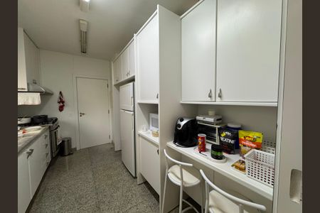 Apartamento para alugar com 230m², 4 quartos e 3 vagasCozinha 