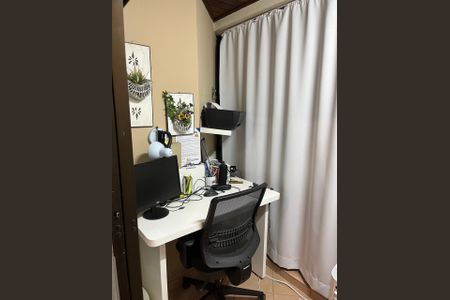 Apartamento à venda com 130m², 4 quartos e 2 vagasEscritório