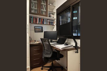 Apartamento à venda com 130m², 4 quartos e 2 vagasQuarto