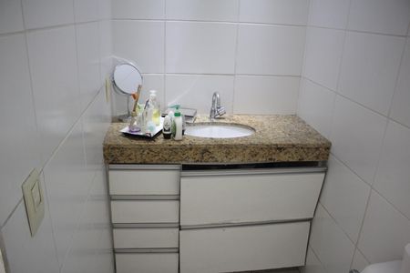 Apartamento à venda com 204m², 4 quartos e 3 vagasBanheiro da Suíte 2