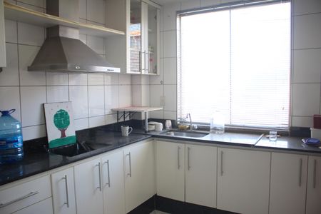 Apartamento à venda com 204m², 4 quartos e 3 vagasCozinha