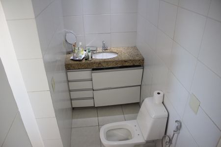 Apartamento à venda com 204m², 4 quartos e 3 vagasBanheiro da Suíte 2