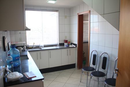 Apartamento à venda com 204m², 4 quartos e 3 vagasCozinha