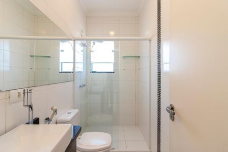 Casa à venda com 160m², 3 quartos e 2 vagasBanheiro da Suíte 2