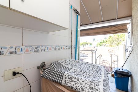 Casa à venda com 160m², 3 quartos e 2 vagasÁrea de Serviço
