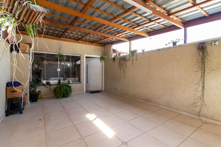 Casa à venda com 160m², 3 quartos e 2 vagasGaragem