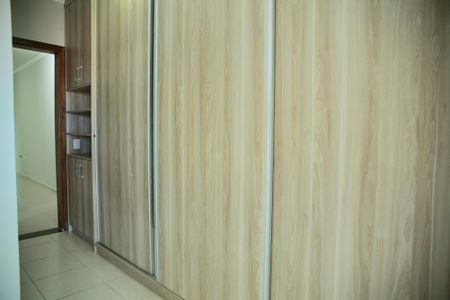 Casa à venda com 162m², 3 quartos e 4 vagasSuíte 3 - armários