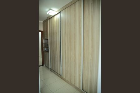 Casa à venda com 162m², 3 quartos e 4 vagasSuíte 3 - armários