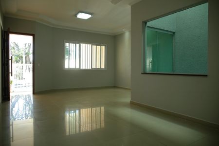 Casa à venda com 162m², 3 quartos e 4 vagasSala