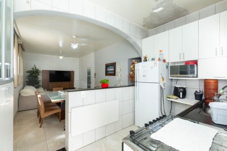 Casa à venda com 380m², 3 quartos e 3 vagasCozinha