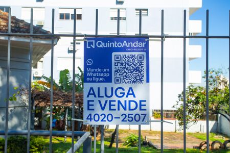 Casa à venda com 100m², 2 quartos e 4 vagas Casa à venda com 100m², 2 quartos e 4 vagasPlaca