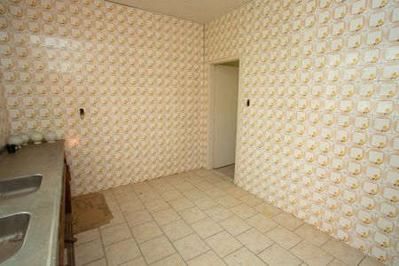 Casa à venda com 100m², 2 quartos e 4 vagas Casa à venda com 100m², 2 quartos e 4 vagasCozinha