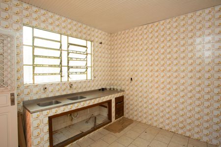 Casa à venda com 100m², 2 quartos e 4 vagas Casa à venda com 100m², 2 quartos e 4 vagasCozinha