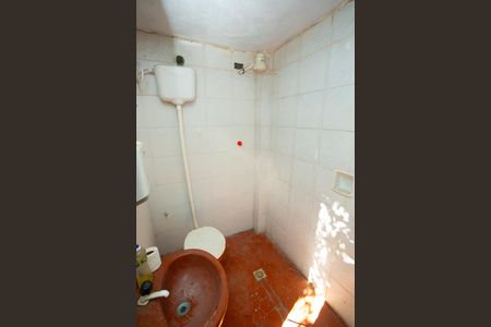 Casa à venda com 100m², 2 quartos e 4 vagas Casa à venda com 100m², 2 quartos e 4 vagasBanheiro de Serviço