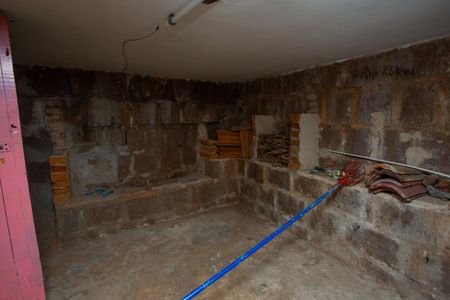 Casa à venda com 100m², 2 quartos e 4 vagas Casa à venda com 100m², 2 quartos e 4 vagasPorão