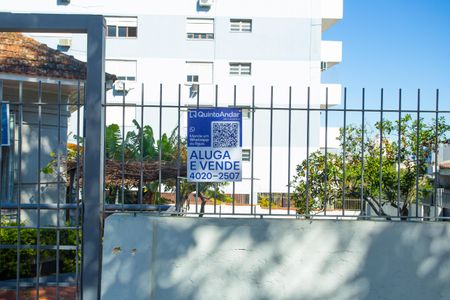 Casa à venda com 100m², 2 quartos e 4 vagas Casa à venda com 100m², 2 quartos e 4 vagasPlaca
