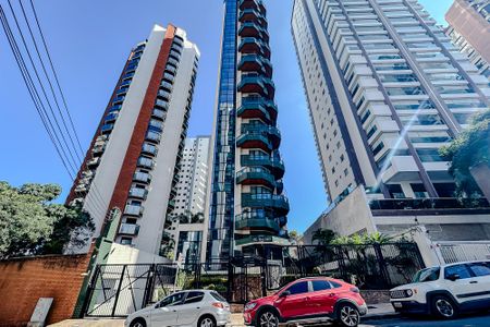 Apartamento para alugar com 220m², 3 quartos e 3 vagasFachada