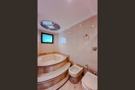 Apartamento para alugar com 220m², 3 quartos e 3 vagasBanheiro da Suíte 1