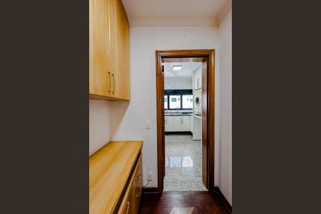 Apartamento para alugar com 220m², 3 quartos e 3 vagasQuarto de Serviço