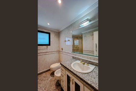 Apartamento para alugar com 220m², 3 quartos e 3 vagasBanheiro da Suíte 2