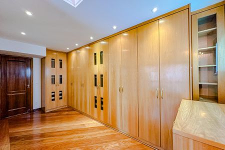 Apartamento para alugar com 220m², 3 quartos e 3 vagasQuarto 1 - Suíte