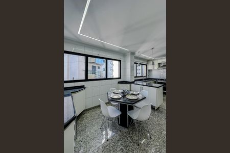 Apartamento para alugar com 220m², 3 quartos e 3 vagasCozinha