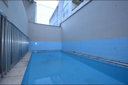 Apartamento para alugar com 100m², 2 quartos e sem vagaÁrea comum - Piscina