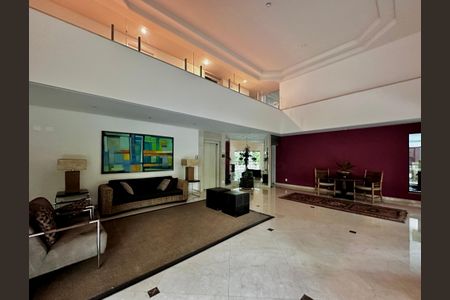 Apartamento à venda com 250m², 4 quartos e 4 vagas Apartamento à venda com 250m², 4 quartos e 4 vagasHall Social Bloco