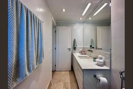 Apartamento à venda com 250m², 4 quartos e 4 vagas Apartamento à venda com 250m², 4 quartos e 4 vagasBanheiro Suíte 2