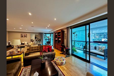 Apartamento à venda com 250m², 4 quartos e 4 vagas Apartamento à venda com 250m², 4 quartos e 4 vagasSala