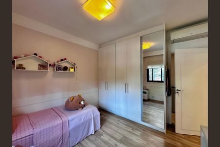 Apartamento à venda com 250m², 4 quartos e 4 vagas Apartamento à venda com 250m², 4 quartos e 4 vagasSuíte 2