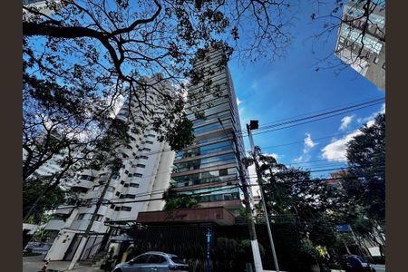 Apartamento à venda com 250m², 4 quartos e 4 vagas Apartamento à venda com 250m², 4 quartos e 4 vagasFachada