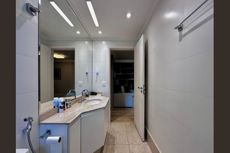 Apartamento à venda com 250m², 4 quartos e 4 vagas Apartamento à venda com 250m², 4 quartos e 4 vagasBanheiro Social