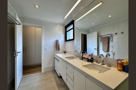 Apartamento à venda com 250m², 4 quartos e 4 vagas Apartamento à venda com 250m², 4 quartos e 4 vagasBanheiro Suíte 1