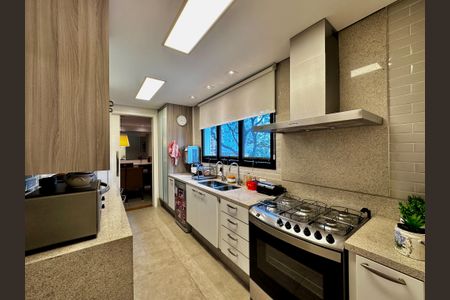 Apartamento à venda com 250m², 4 quartos e 4 vagas Apartamento à venda com 250m², 4 quartos e 4 vagasCozinha