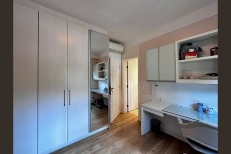 Apartamento à venda com 250m², 4 quartos e 4 vagas Apartamento à venda com 250m², 4 quartos e 4 vagasSuíte 2