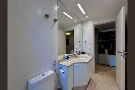 Apartamento à venda com 250m², 4 quartos e 4 vagas Apartamento à venda com 250m², 4 quartos e 4 vagasBanheiro Social