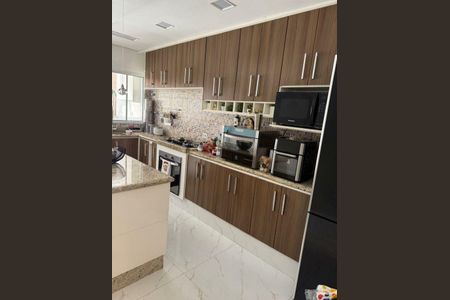 Casa à venda com 188m², 3 quartos e 3 vagas