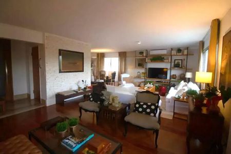 Apartamento à venda com 5 quartos, 200m² em Jardim Europa, São Paulo