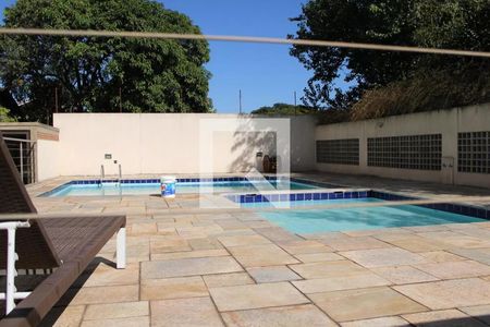 Apartamento para alugar com 323m², 4 quartos e 4 vagas Apartamento para alugar com 323m², 4 quartos e 4 vagasÁrea comum - Piscina