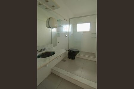 Casa para alugar com 240m², 4 quartos e 3 vagasBanheiro Social