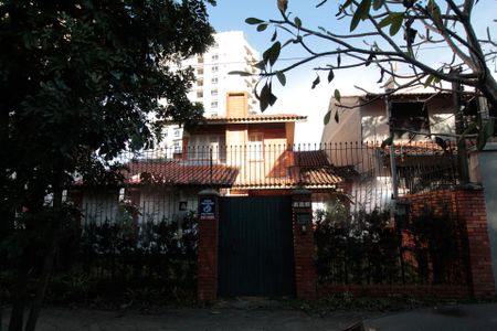 Casa para alugar com 240m², 4 quartos e 3 vagasFachada