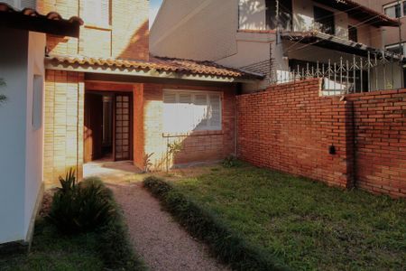 Casa para alugar com 240m², 4 quartos e 3 vagasQuintal