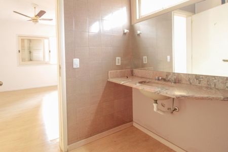 Casa para alugar com 240m², 4 quartos e 3 vagasBanheiro da Suíte