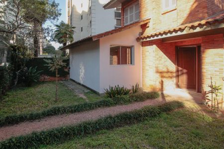 Casa para alugar com 240m², 4 quartos e 3 vagasQuintal