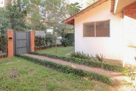 Casa para alugar com 240m², 4 quartos e 3 vagasQuintal