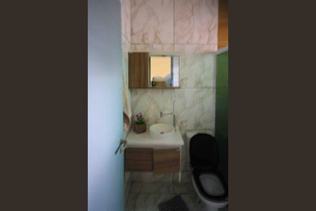 Casa de condomínio à venda com 108m², 3 quartos e 2 vagas Casa de condomínio à venda com 108m², 3 quartos e 2 vagasBanheiro