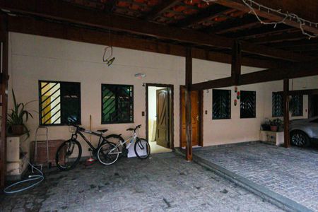 Casa de condomínio à venda com 108m², 3 quartos e 2 vagas Casa de condomínio à venda com 108m², 3 quartos e 2 vagasGaragem