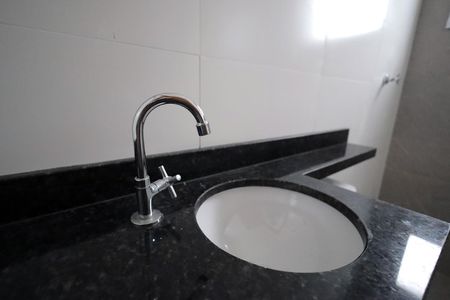 Apartamento à venda com 52m², 2 quartos e 1 vagaBanheiro Social